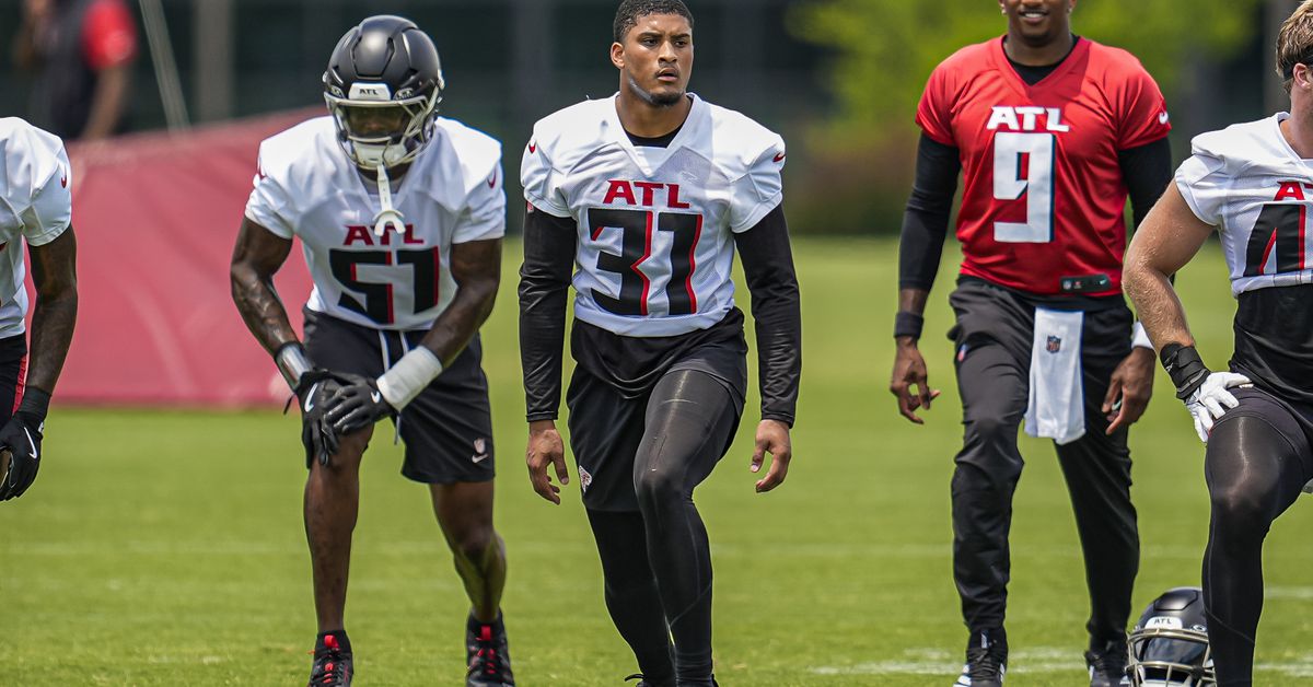 Bold Falcons training camp predictions ft. Tre’Shon Diaz: Falcoholic Live, Ep337
