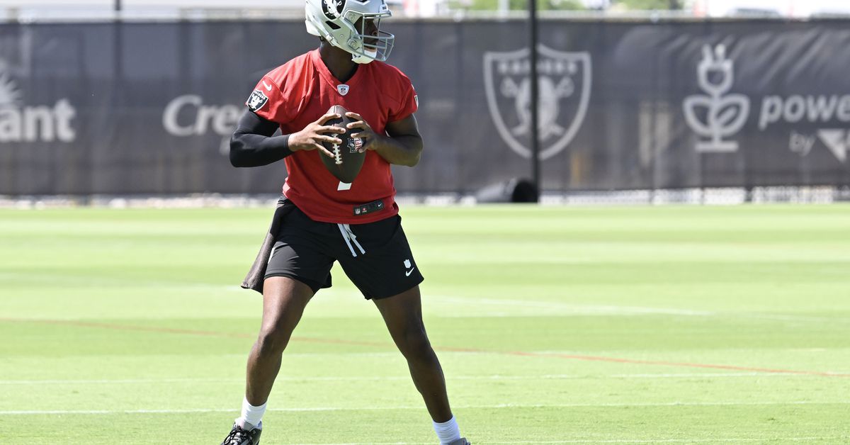 SB Nation Reacts: The Majority of Raider Nation sees Geno Smith throwing for 4000 yards