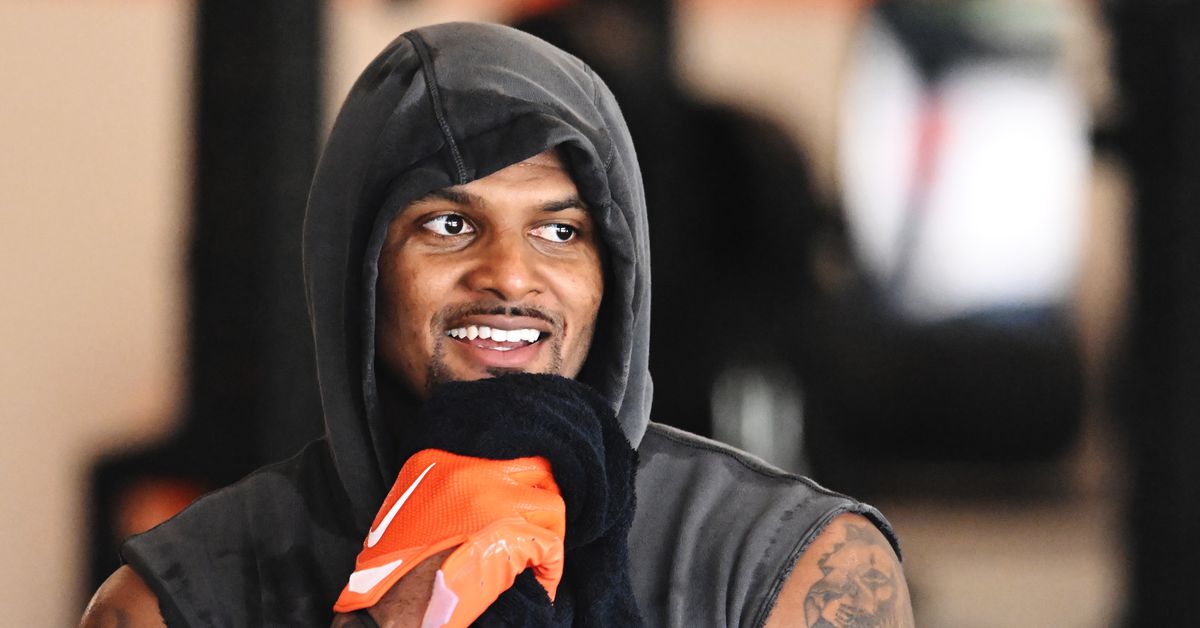 Browns make 4 roster moves including Deshaun Watson, Mike Hall Jr.