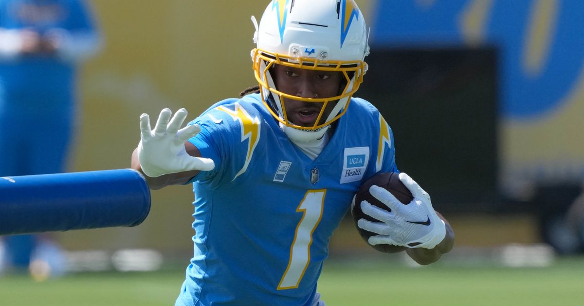 Quentin Johnston, Justin Herbert show off deep connection in training camp