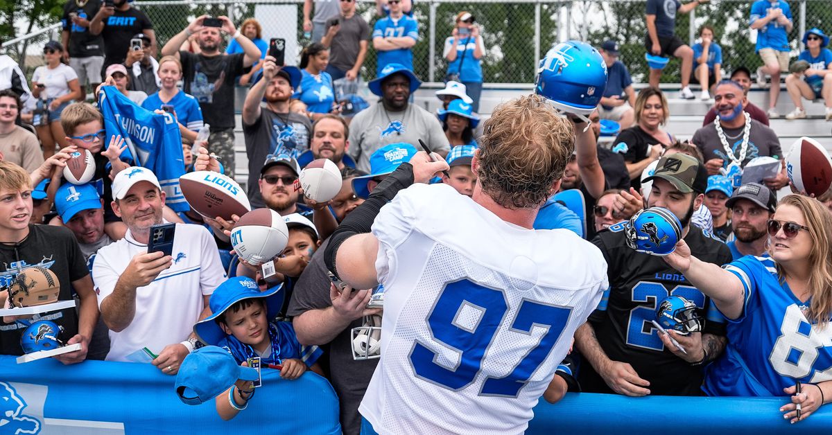 Detroit Lions training camp observations Day 6: Veteran DL, rookie WRs give fans a show