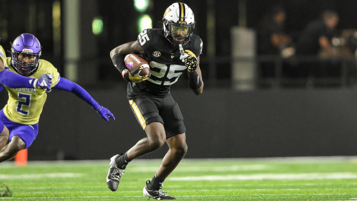 Vanderbilt sought advice from Deion Sanders as DB Martel Hight prepares for two-way role with Commodores