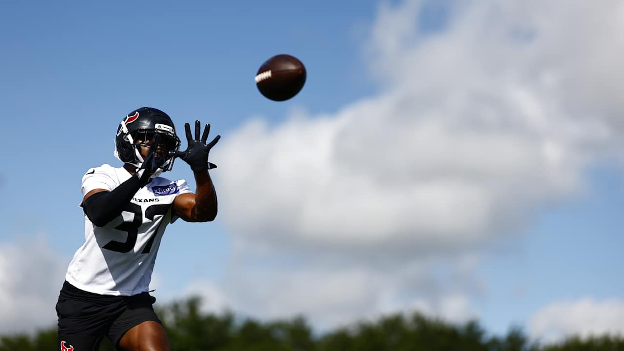 Harris Hits: Training Camp Day 4