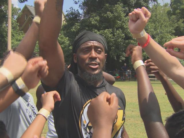 Former UNC and Pittsburgh Steelers running back Willie Parker gives back with free camp