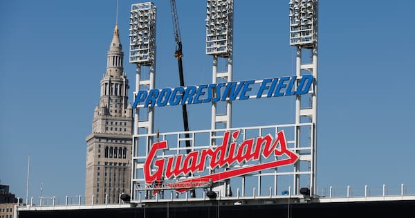 Trump tells NFL team to restore Redskins name or he'll pull stadium