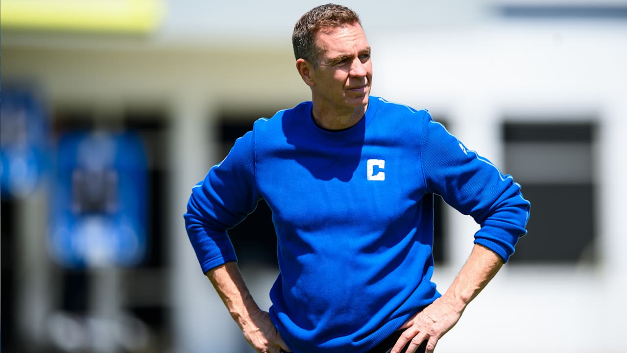 How does Lou Anarumo's defense come together?