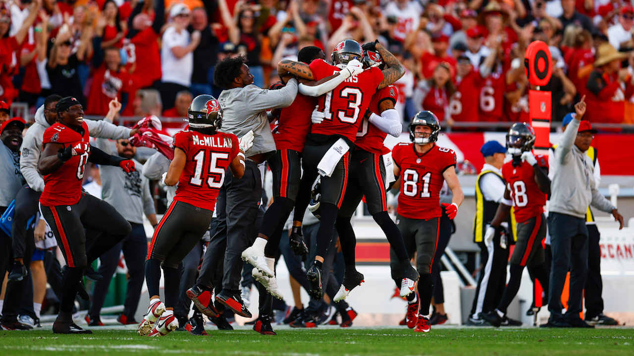 Mike Evans Makes History With Final Play Against Saints