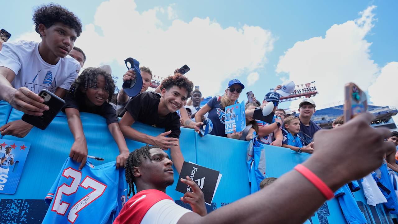 Rookie QB Cam Ward offers training camp preview of what he'll bring to Titans