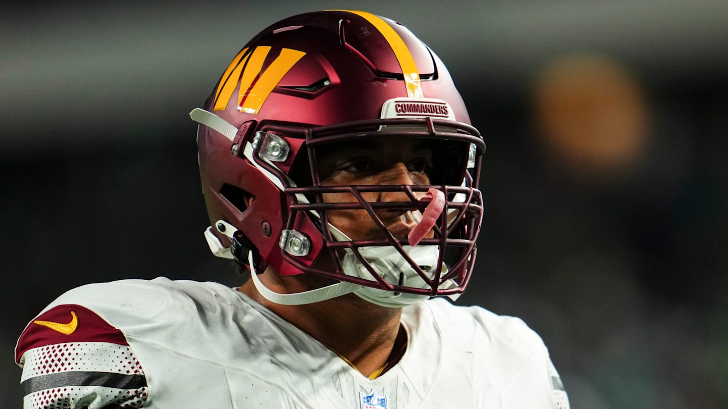 Washington Commanders offensive lineman Brandon Coleman