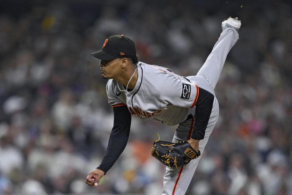Giants say reliever Rodriguez needs Tommy John surgery