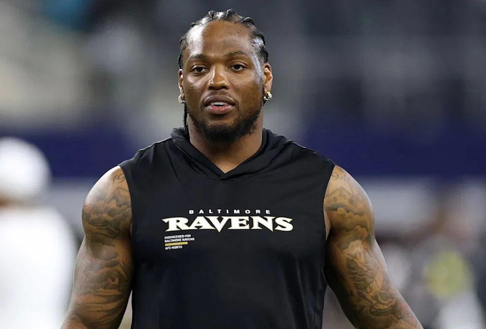 ARLINGTON, TEXAS - AUGUST 16: Derrick Henry #22 of the Baltimore Ravens participates in warmups prior to the NFL Preseason 2025 game against the Dallas Cowboys at AT&T Stadium on August 16, 2025 in Arlington, Texas. (Photo by Stacy Revere/Getty Images)