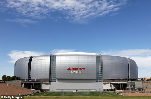 The State Farm Stadium looks like a spaceship from the outside