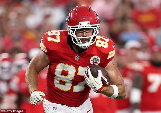 Travis Kelce got some precious minutes on the field for the Chiefs on Friday night