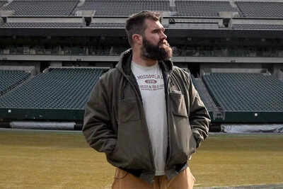 Retired? Jason Kelce caught coaching Eagles rookie in viral NFL camp clip — fans beg for comeback