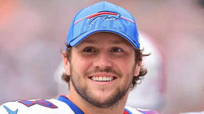 Buffalo Bills star Josh Allen makes young fan’s day with wholesome pregame catch moment