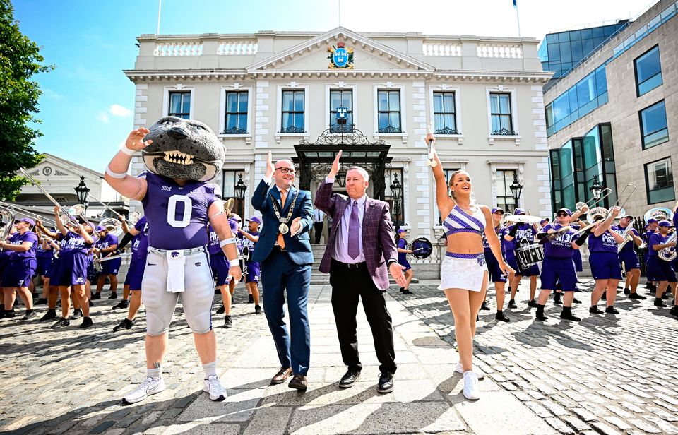 Lord Mayor of Dublin Councillor Ray McAdam (second from left) and Kansas State president Dr Richard Linton with Kansas State mascot Willie the Wildcat and feature twirler Bailey Walke. Photo: Sportsfile