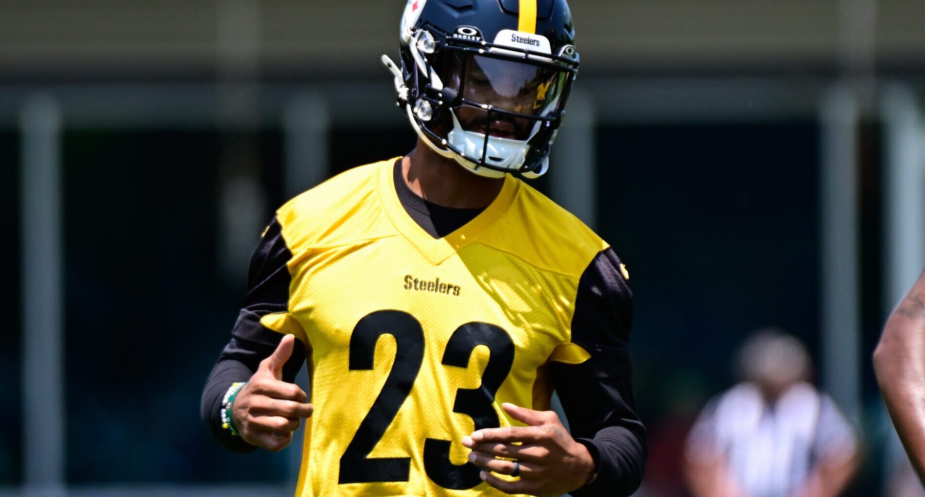 Steelers CB Darius Slay Clears the Air on Knee Injury Rumor