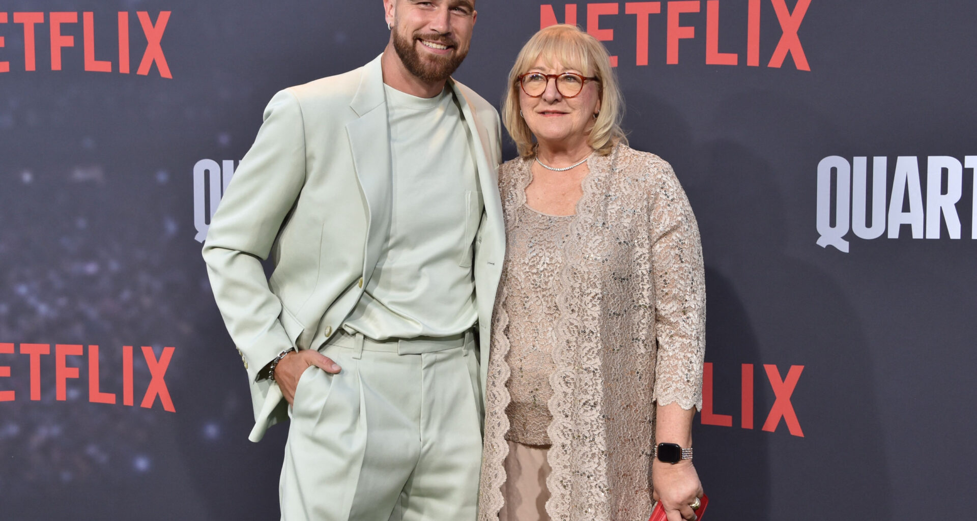 Travis Kelce Donna Kelce