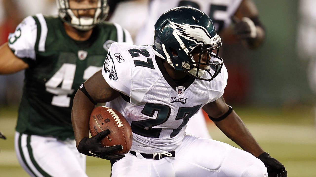 Former Philadelphia Eagle becomes police officer