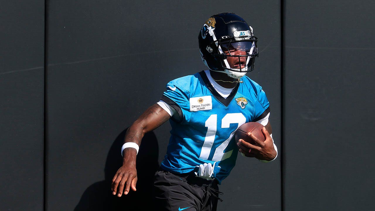 Davante Adams not sold on Travis Hunter's NFL longevity as two-way athlete