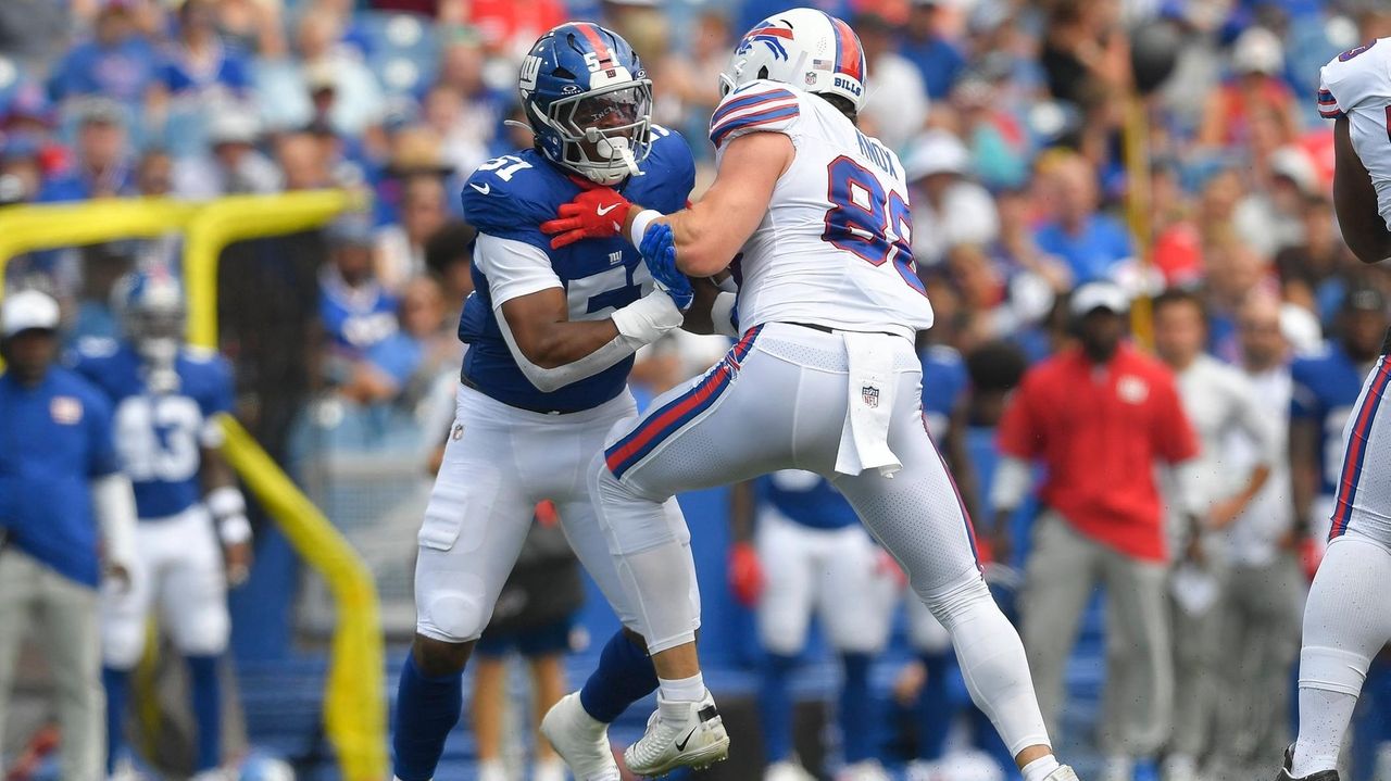 Rookie LB Carter delivers big pressure in short playing time