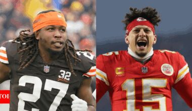 Patrick Mahomes and Kareem Hunt share lighthearted moment at Kansas City Chiefs 2025 preseason training camp | NFL News