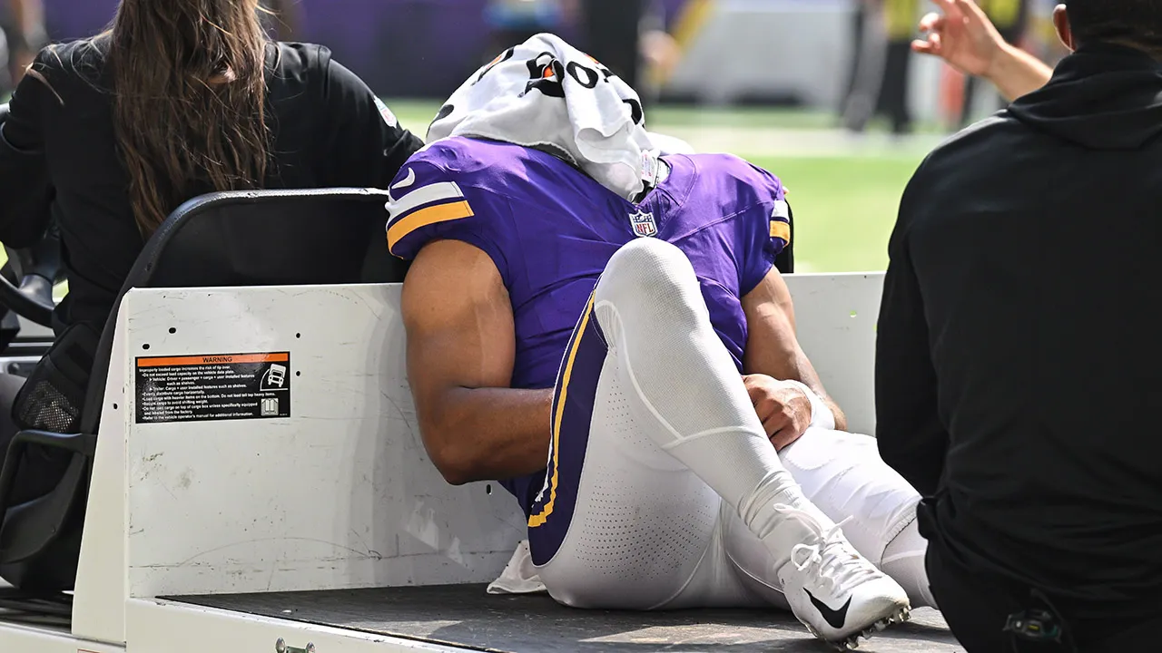 Minnesota Vikings WR Rondale Moore out entire 2025 season with knee injury