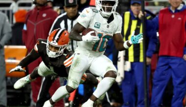 Dolphin's Tyreek Hill had surgery on wrist, expected to return for training camp