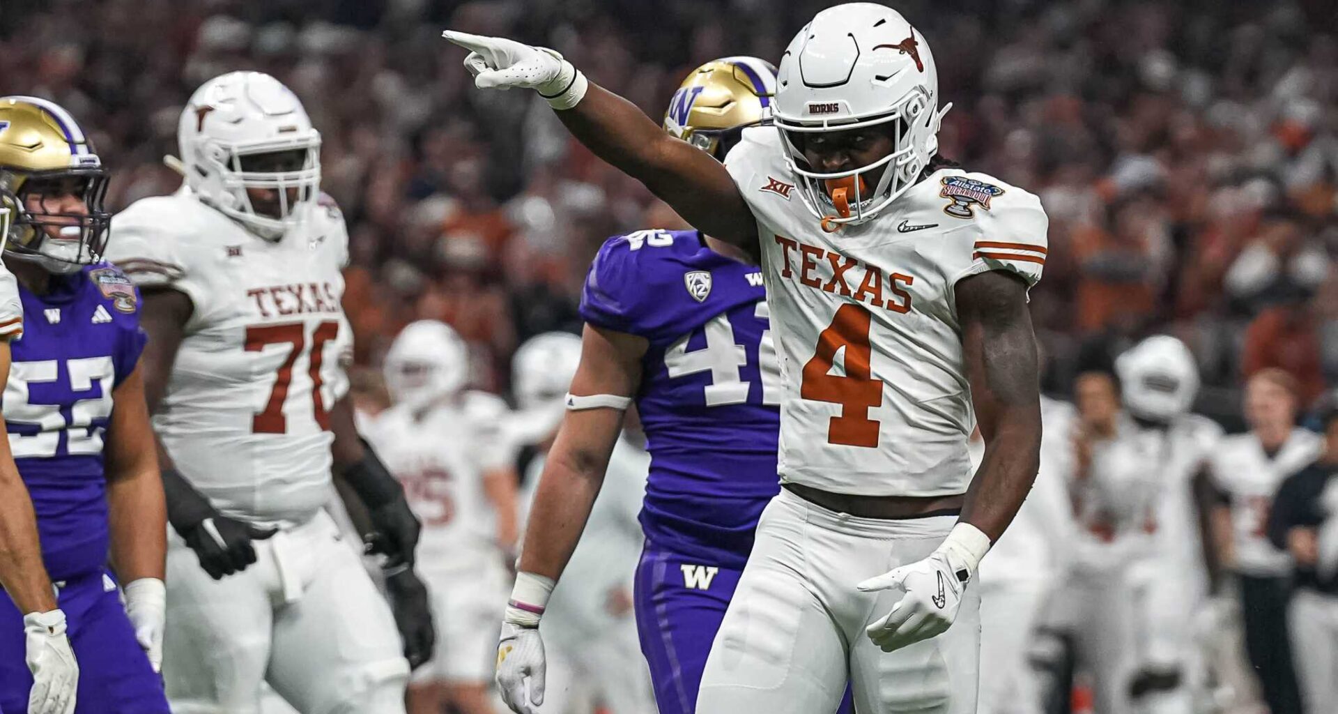 How Mia Scott helped Texas football's CJ Baxter in his knee recovery