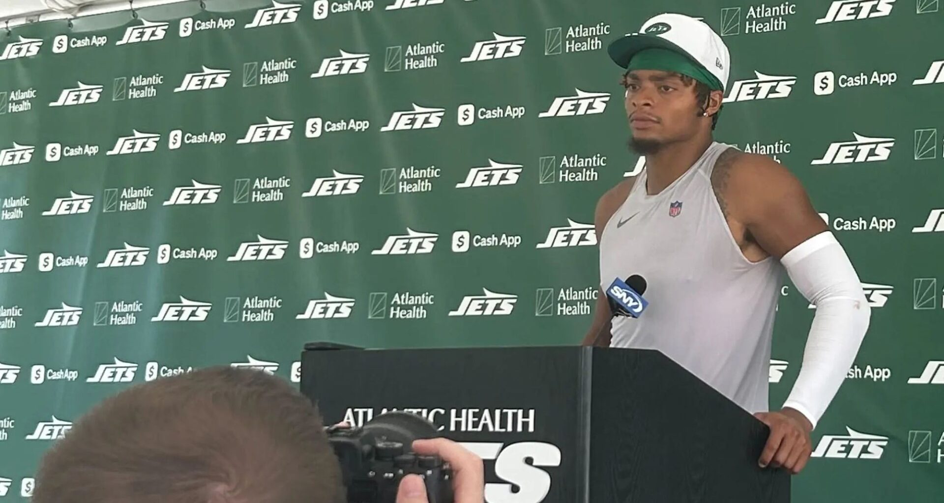 New York Jets star Justin Fields sends powerful message on 'stacked' position group with 2025 season approaching