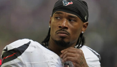 Eagles reportedly acquire wide receiver John Metchie III from Texans