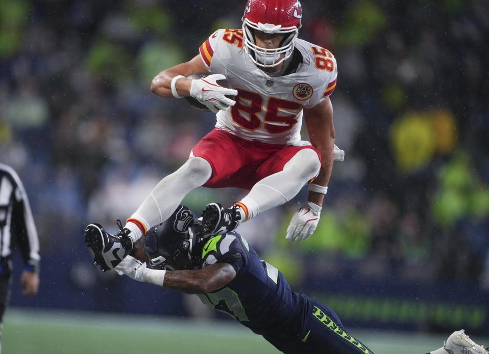 Chiefs TE Robert Tonyan is pushing to make the roster.