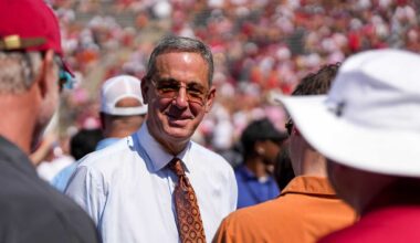Chris Del Conte agrees to contract extension with University of Texas