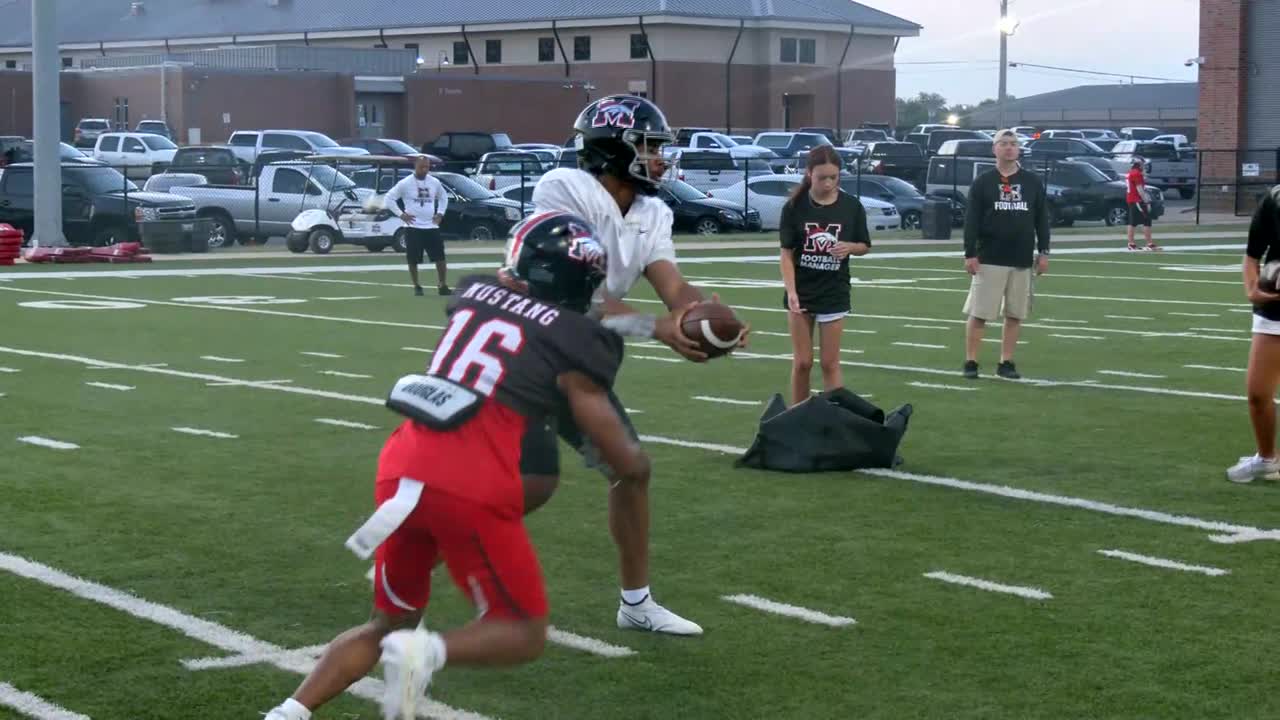 Mustang Football Looks To End 6A-I Title Drought With QB Jaden O’Neal