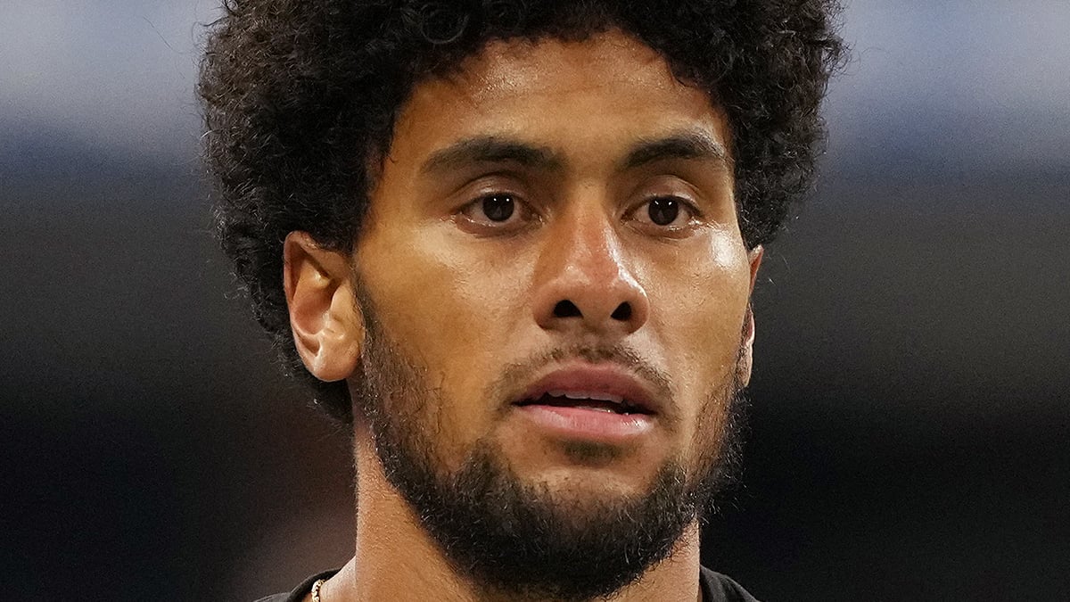 Devaughn Vele Headshot