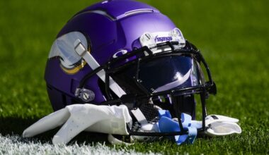 Mom Of Male Minnesota Vikings Cheerleader Responds To Backlash