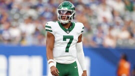 Jets coach Aaron Glenn 'very confident' in QB Justin Fields despite criticism of passing attack