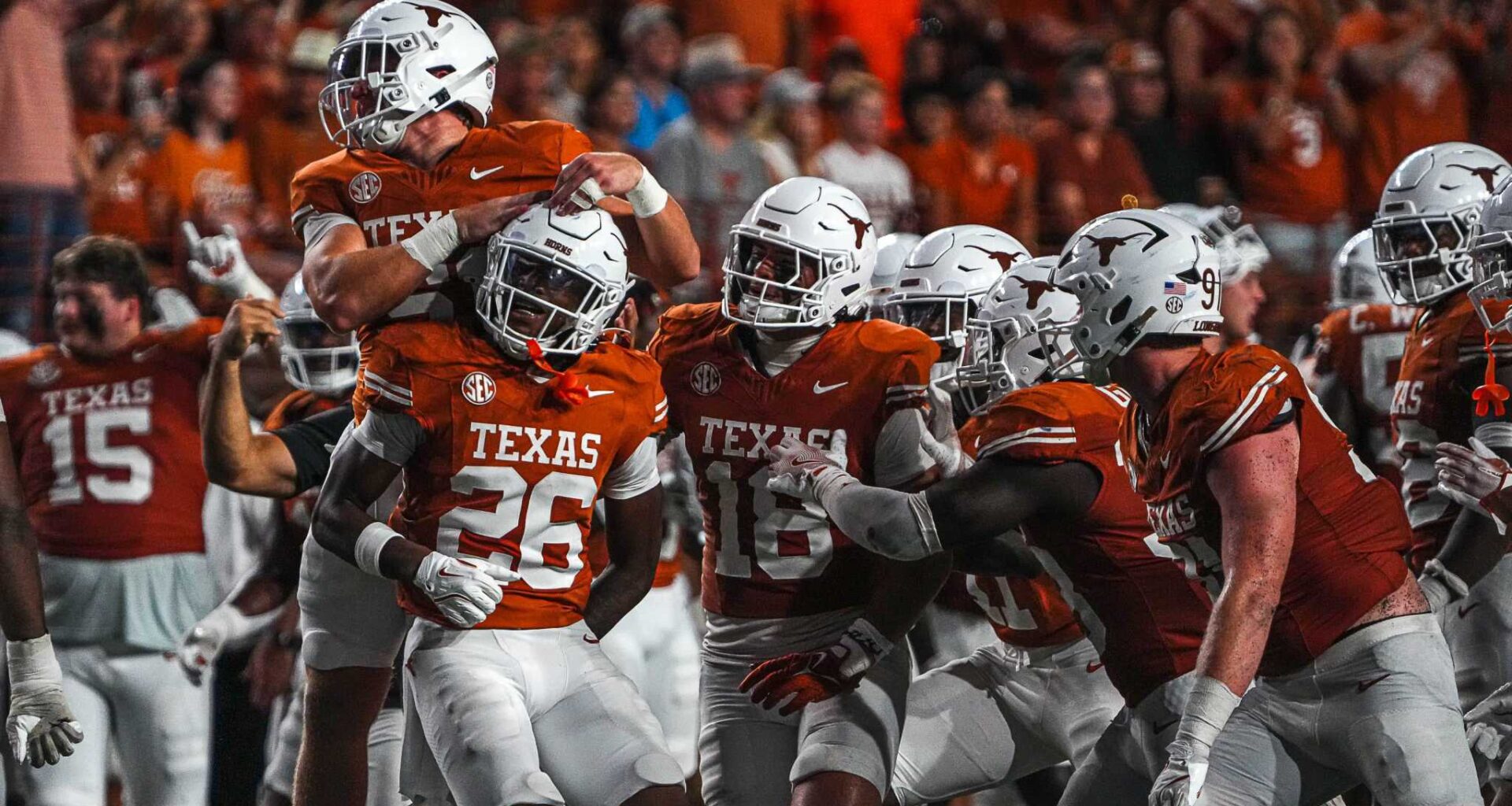 Why the Texas football LB keeps getting praise