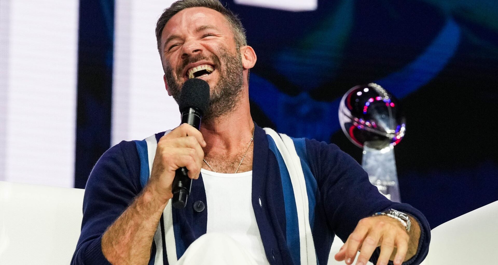 Julian Edelman Says Efton Chism Reminds Him Of Another Former Patriots WR