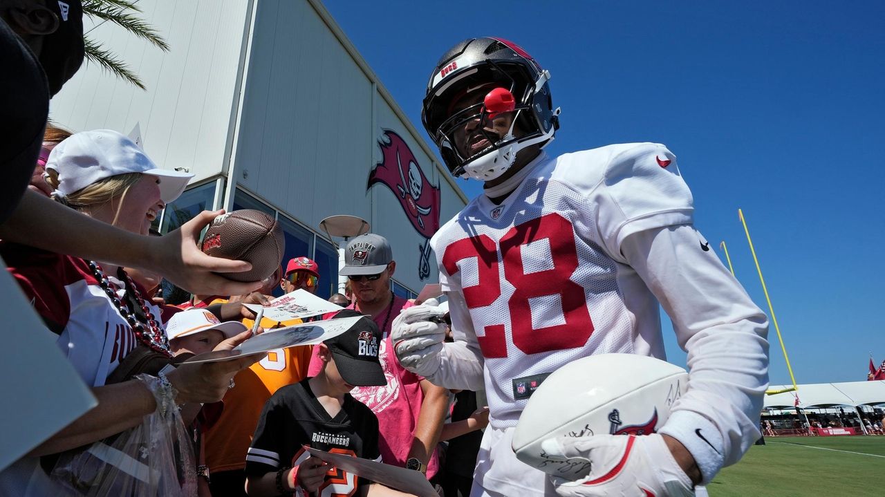 Shilo Sanders ejected from Buccaneers' preseason game for throwing a punch