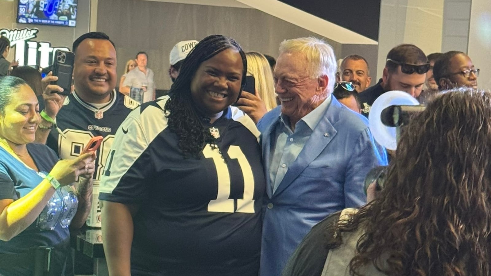 Micah Parsons trade: Jerry Jones cracks up Cowboys star's mom with dig at rumors; ‘Want some money'