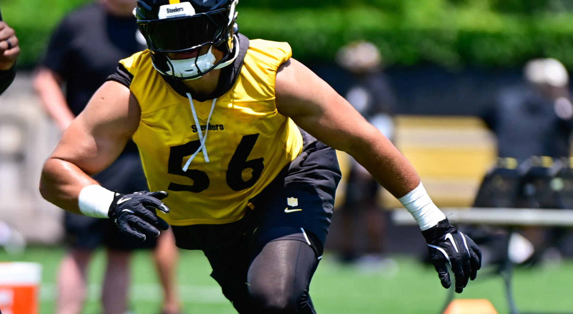 Highsmith Gives Back; Bengals DE Ends Hold-In