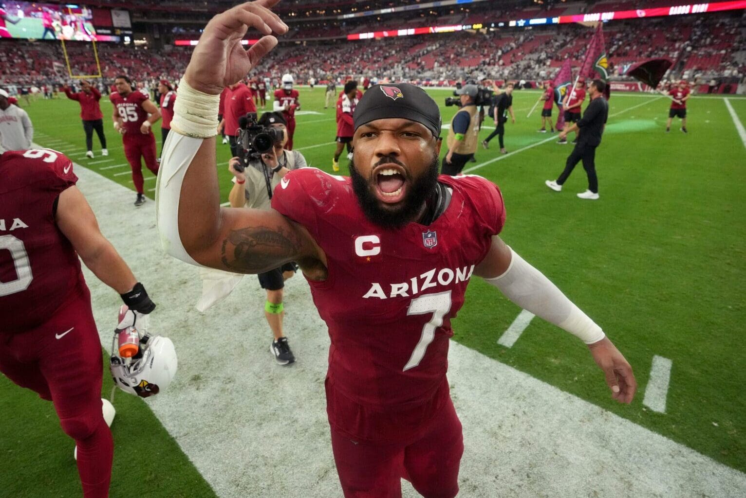 Colts Hosting LB Kyzir White For Visit