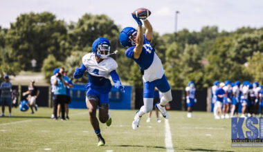 Copy of Copy of four-star-julian-phillips-discusses-recruitment-official-visits (16)