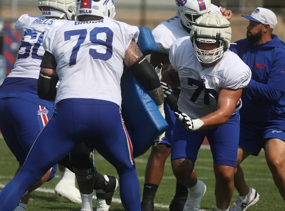 Bills Spencer Brown gets ready to block Alec Anderson during Bills training camp.
