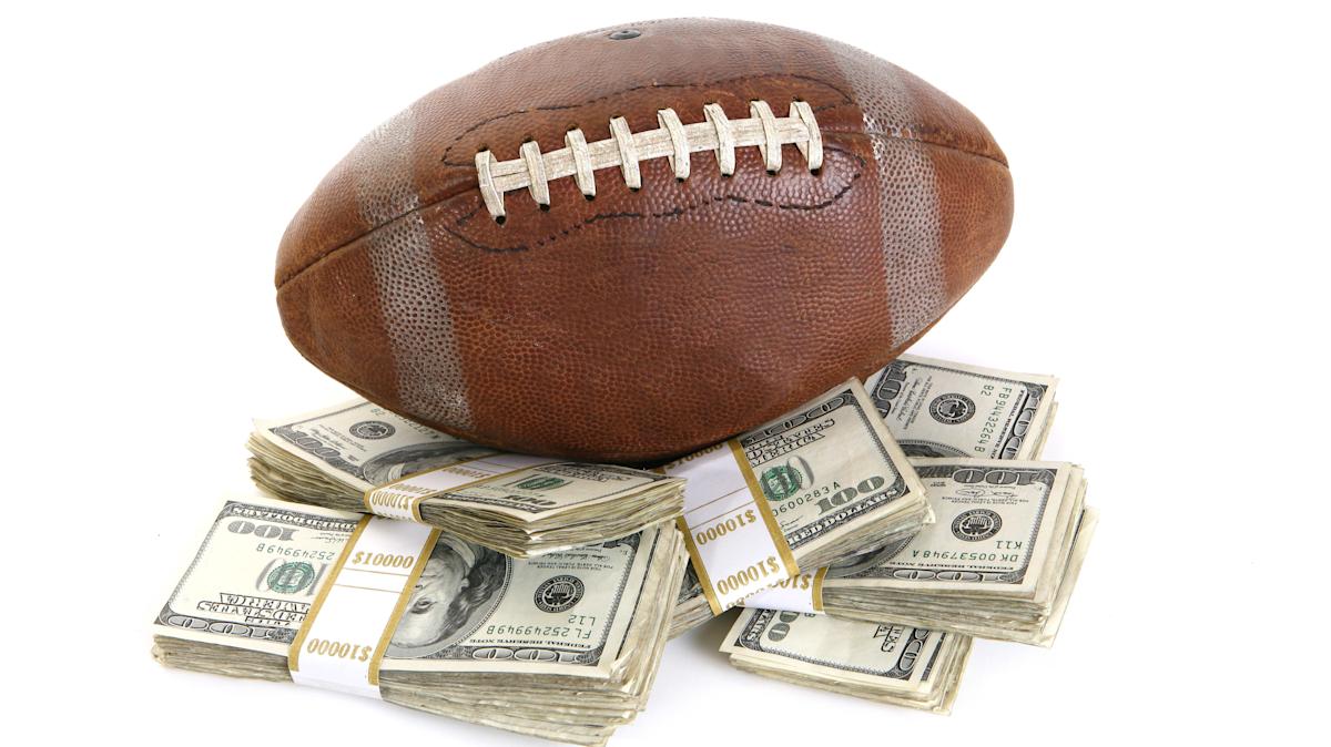 How much money football players make