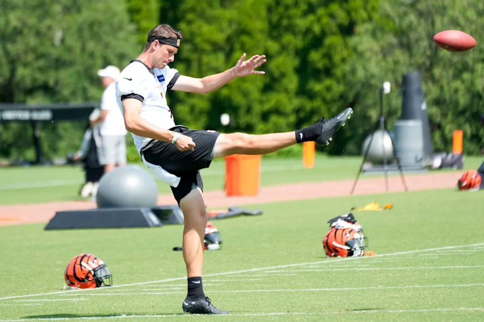 Cincinnati Bengals punter Austin McNamara (7) practices punting the ball at Bengals practice, Tuesday, June 4, 2024, in Cincinnati.