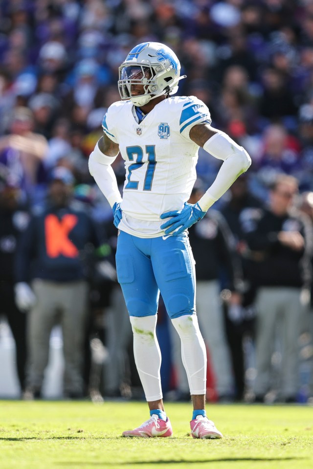 Tracy Walker III #21 of the Detroit Lions on the field.