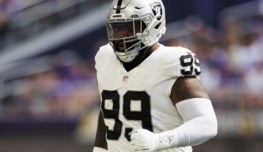 Chargers sign former Raiders DL Nesta Jade Silvera