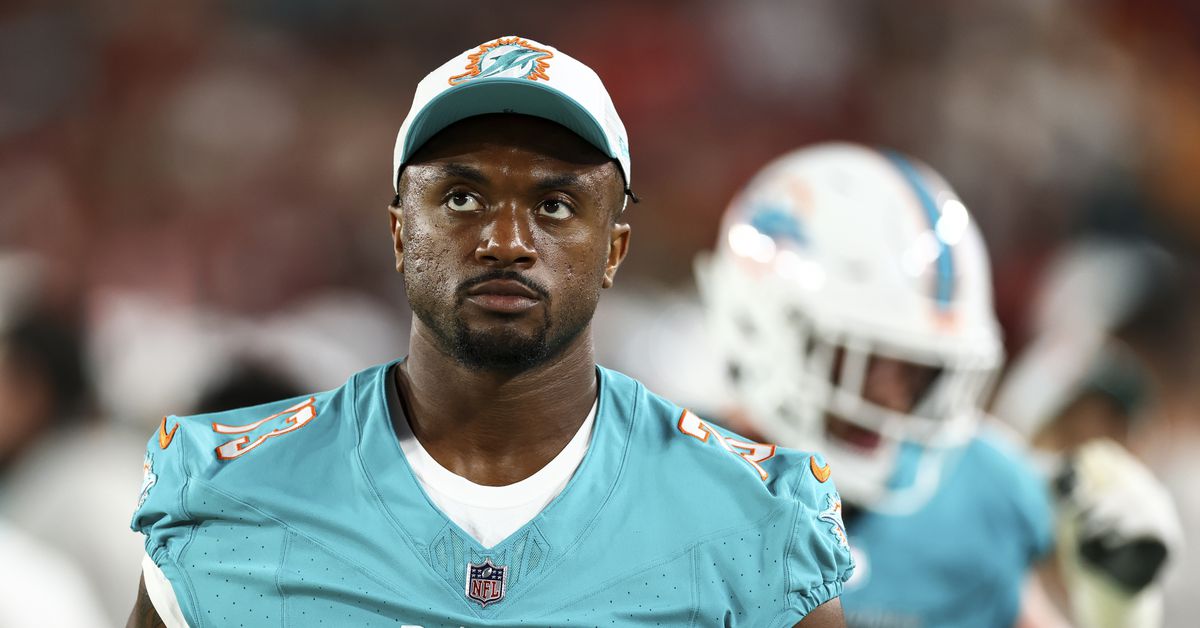 Miami Dolphins’ RT Austin Jackson To Miss Several ‘Weeks’ With Injury